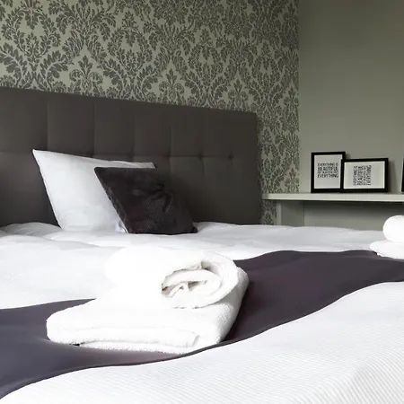 Bed & Breakfast 51 *